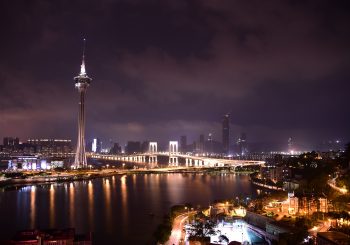 Online Casino and Land-Based Casino Balancing Act - Great Bridge Links