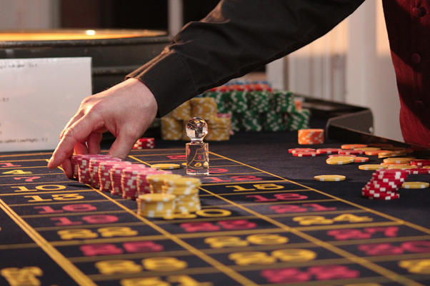 how often do casinos change dice