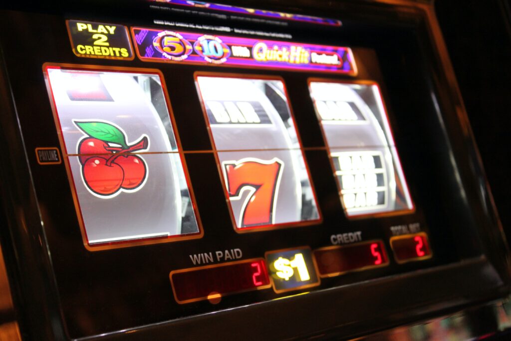 What Makes Slot Machines So Popular?