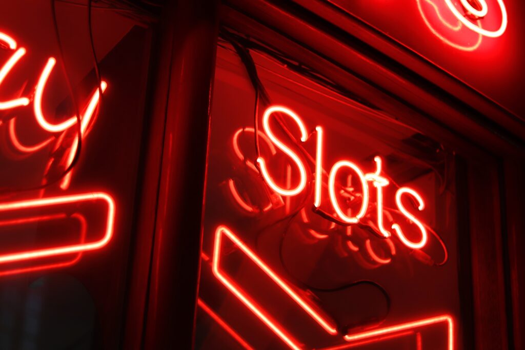 Reasons Why you Will Enjoy Playing Slots Online 