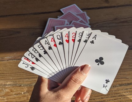 Alternating Round Winners: A Battle of Poker vs. Bridge