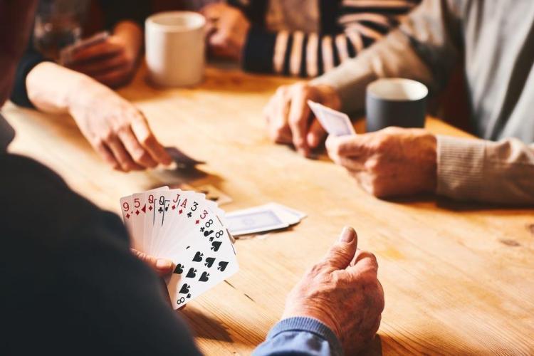 Cognitive Benefits of Card Games: Enhance your Memory and Strategic Thinking