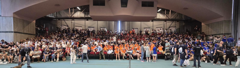 Photo of 689 bridge players attending the 19th Annual World Youth Bridge Championships