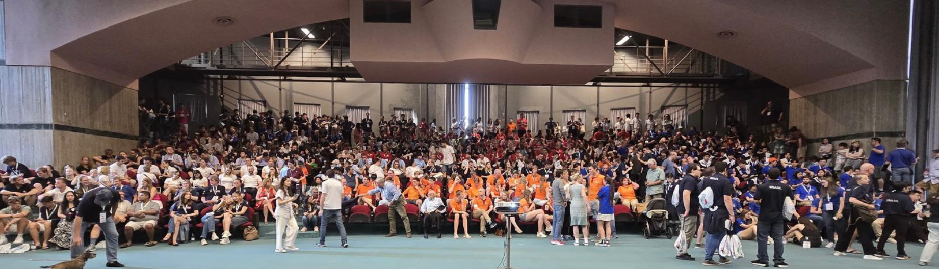 Photo of 689 bridge players attending the 19th Annual World Youth Bridge Championships